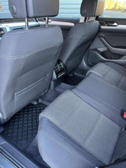 
										Volkswagen Passat pilnas									