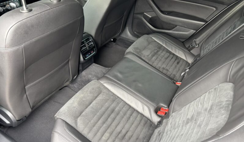 
								Volkswagen Passat pilnas									