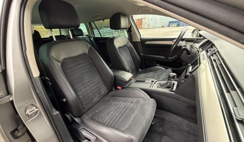 
								Volkswagen Passat pilnas									