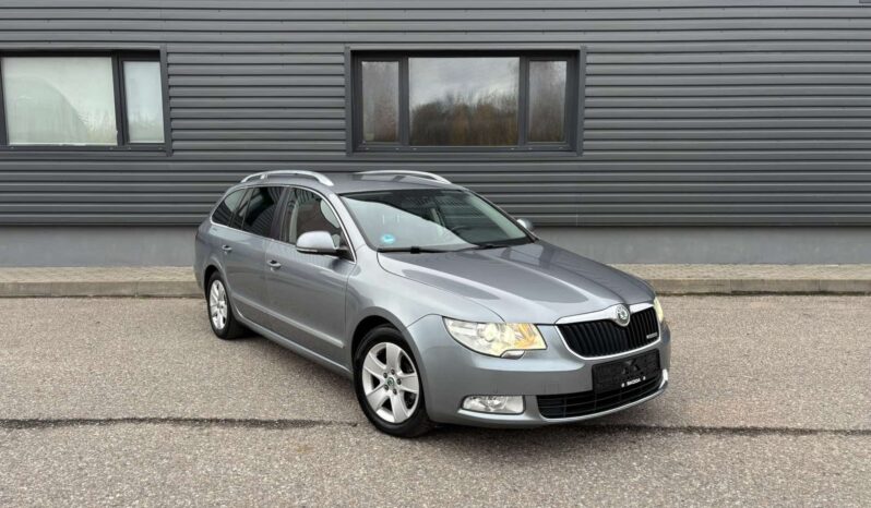 
								Skoda Superb pilnas									
