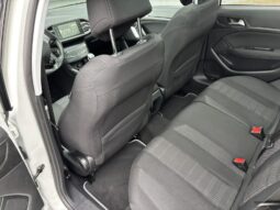 
										2015 PEUGEOT 308 pilnas									