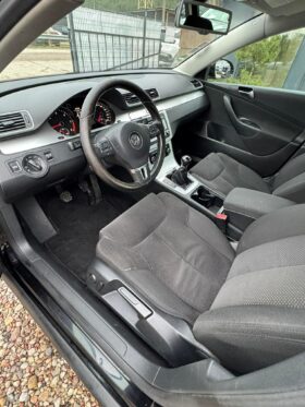 2010 VOLKSWAGEN PASSAT