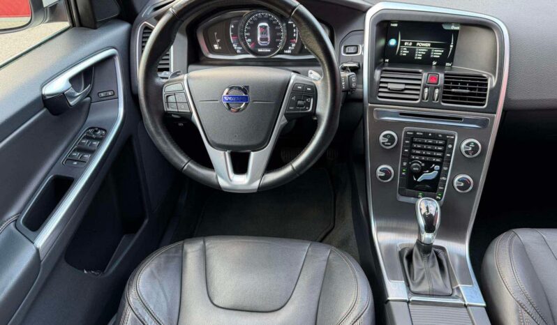 
								2016 VOLVO XC60 pilnas									