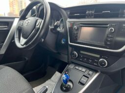 
										2015 TOYOTA AURIS pilnas									