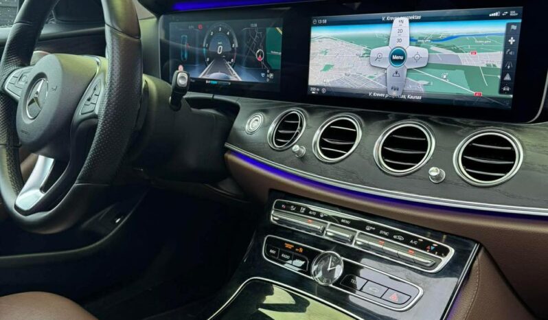 
								2016 Mercedes-Benz E pilnas									