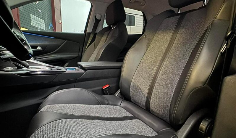 
								2018 Peugeot 3008 pilnas									