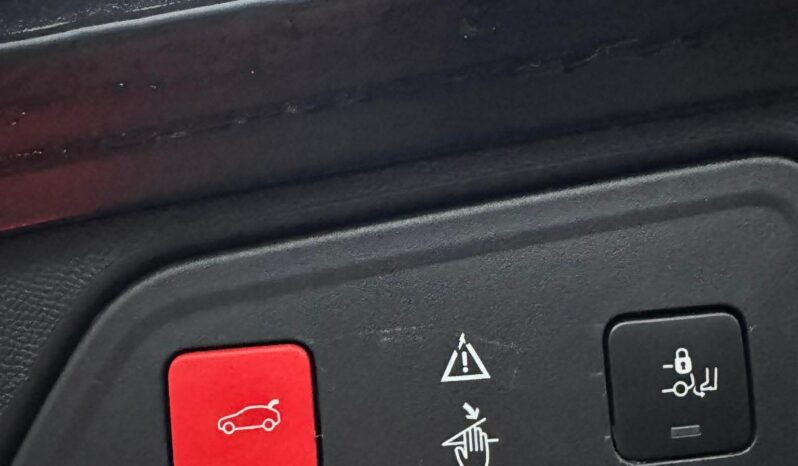 
								2018 Peugeot 3008 pilnas									