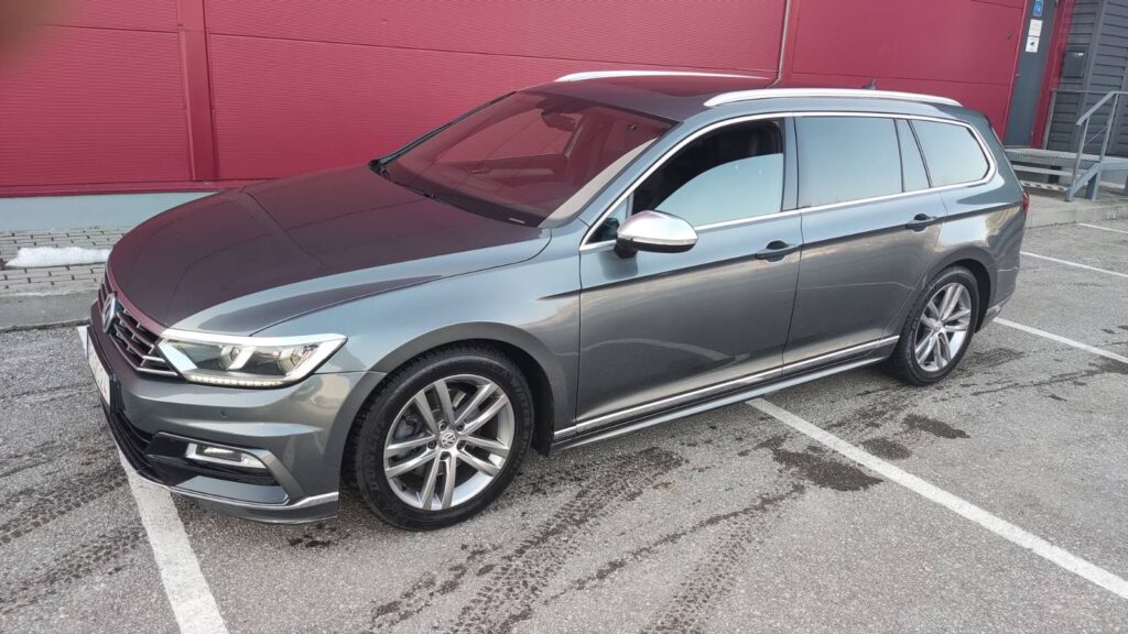 2017 VOLKSWAGEN PASSAT