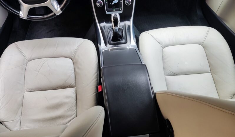 
								2014 VOLVO V70 pilnas									