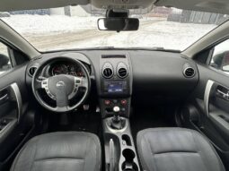 
										Nissan Qashqai pilnas									