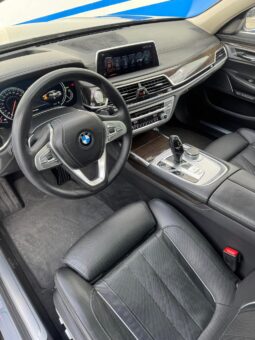 
										BMW 740 pilnas									