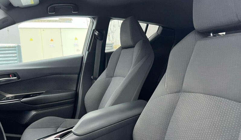 
								2020 TOYOTA CH-R pilnas									