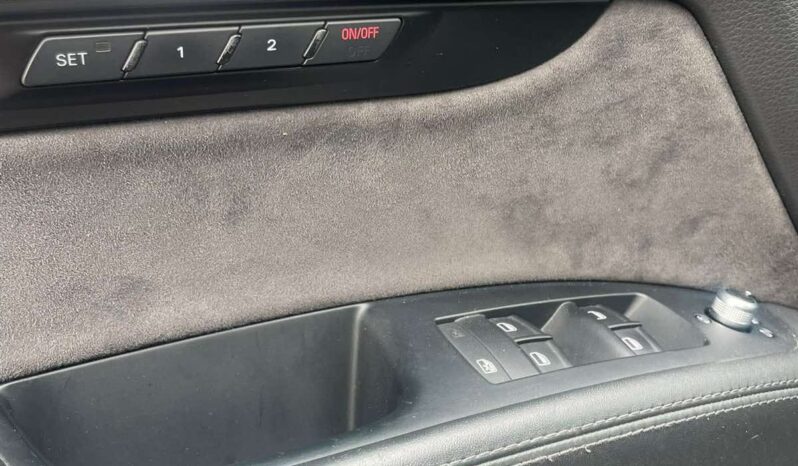 
								Audi Q7 pilnas									