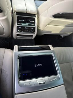 
										BMW 750 pilnas									