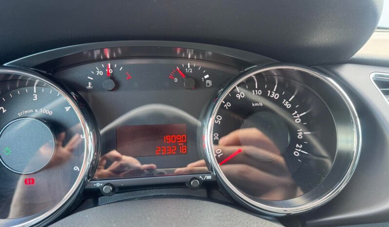 
								2015 PEUGEOT 3008 pilnas									