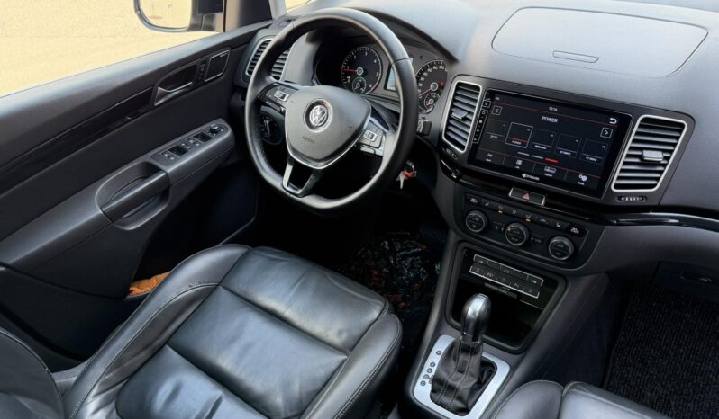 
								Volkswagen Sharan pilnas									