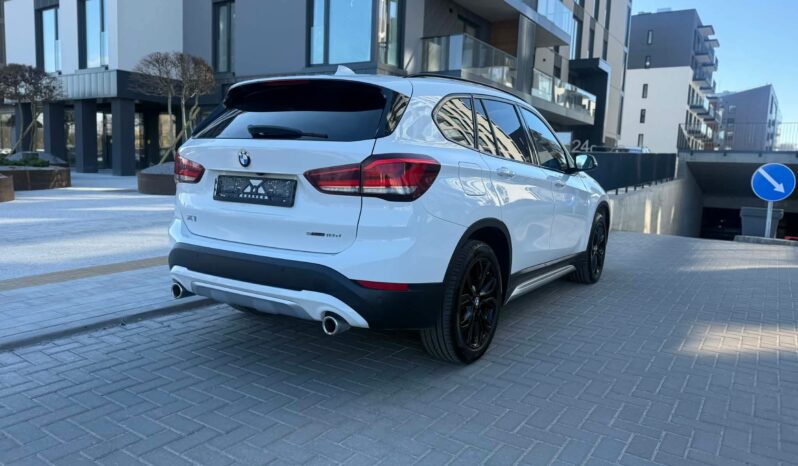 
								2020 BMW X1 pilnas									