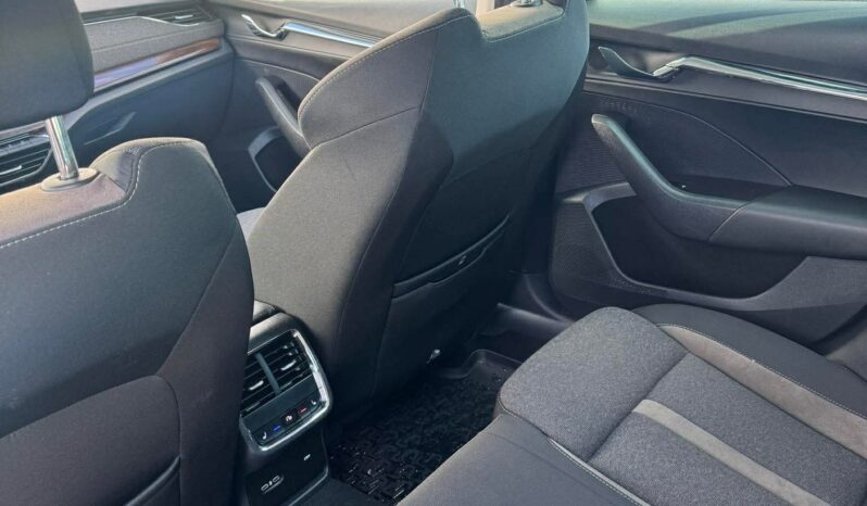 
								Skoda Octavia Scout pilnas									