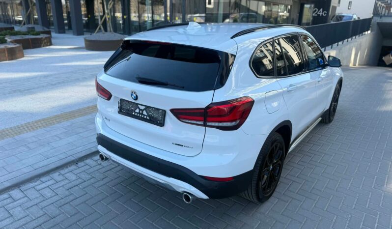
								2020 BMW X1 pilnas									
