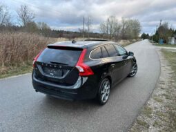
										Volvo V60 pilnas									