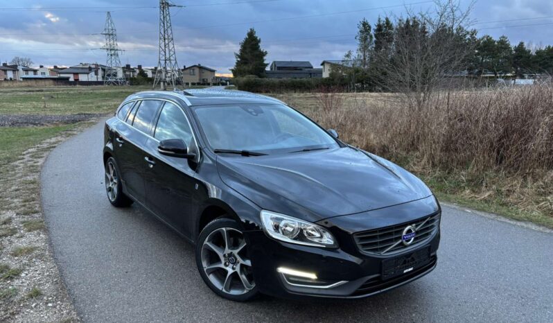 
								Volvo V60 pilnas									