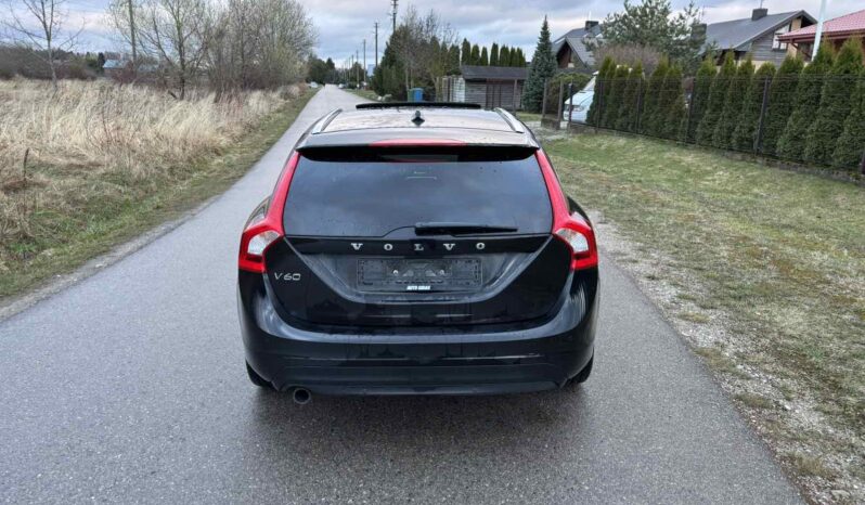 
								Volvo V60 pilnas									