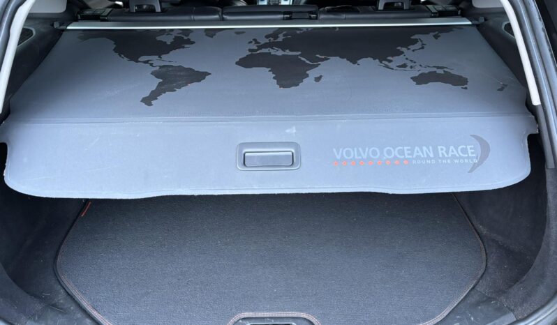 
								Volvo V60 pilnas									
