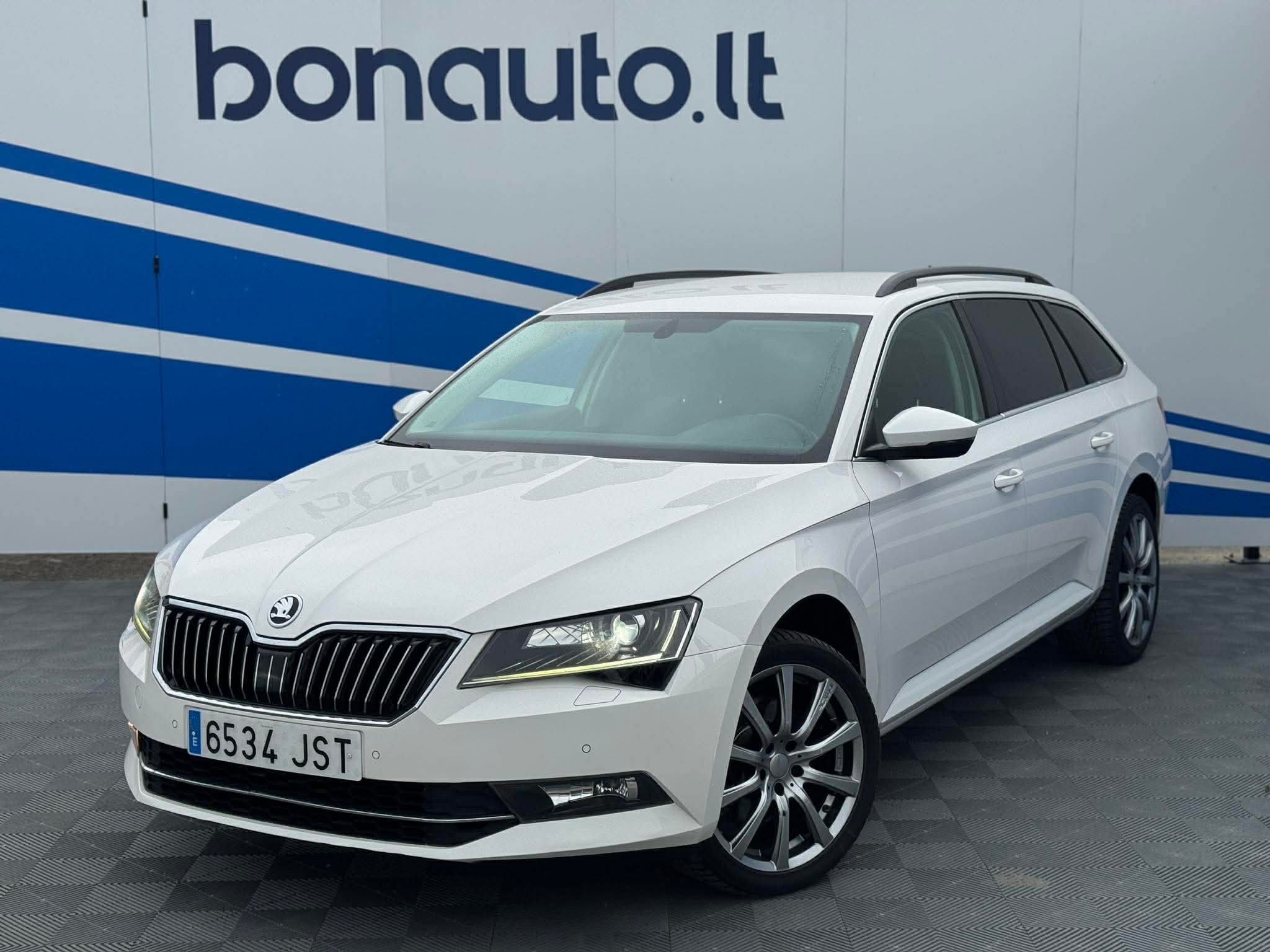 2016 SKODA SUPERB