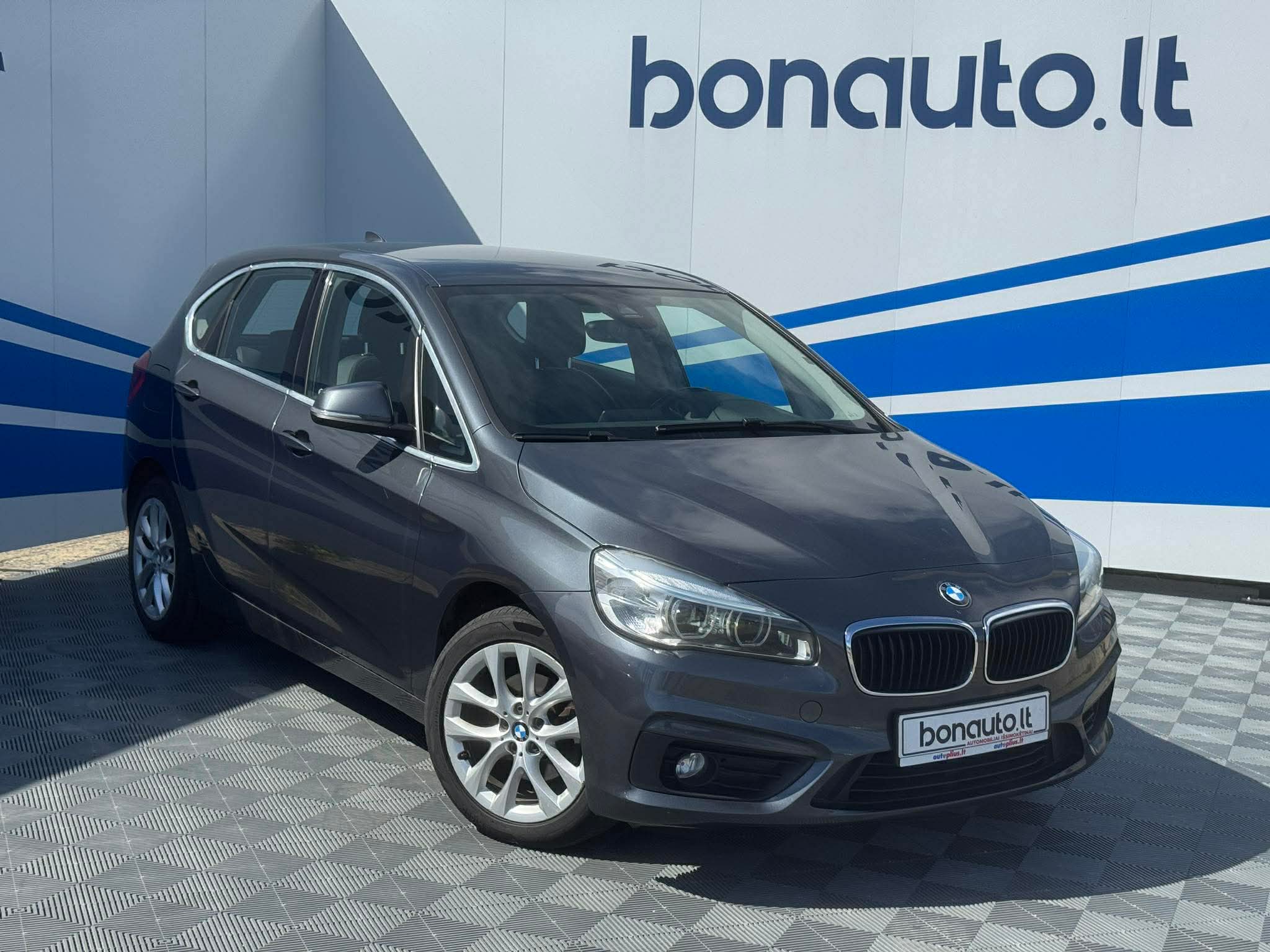 BMW 216