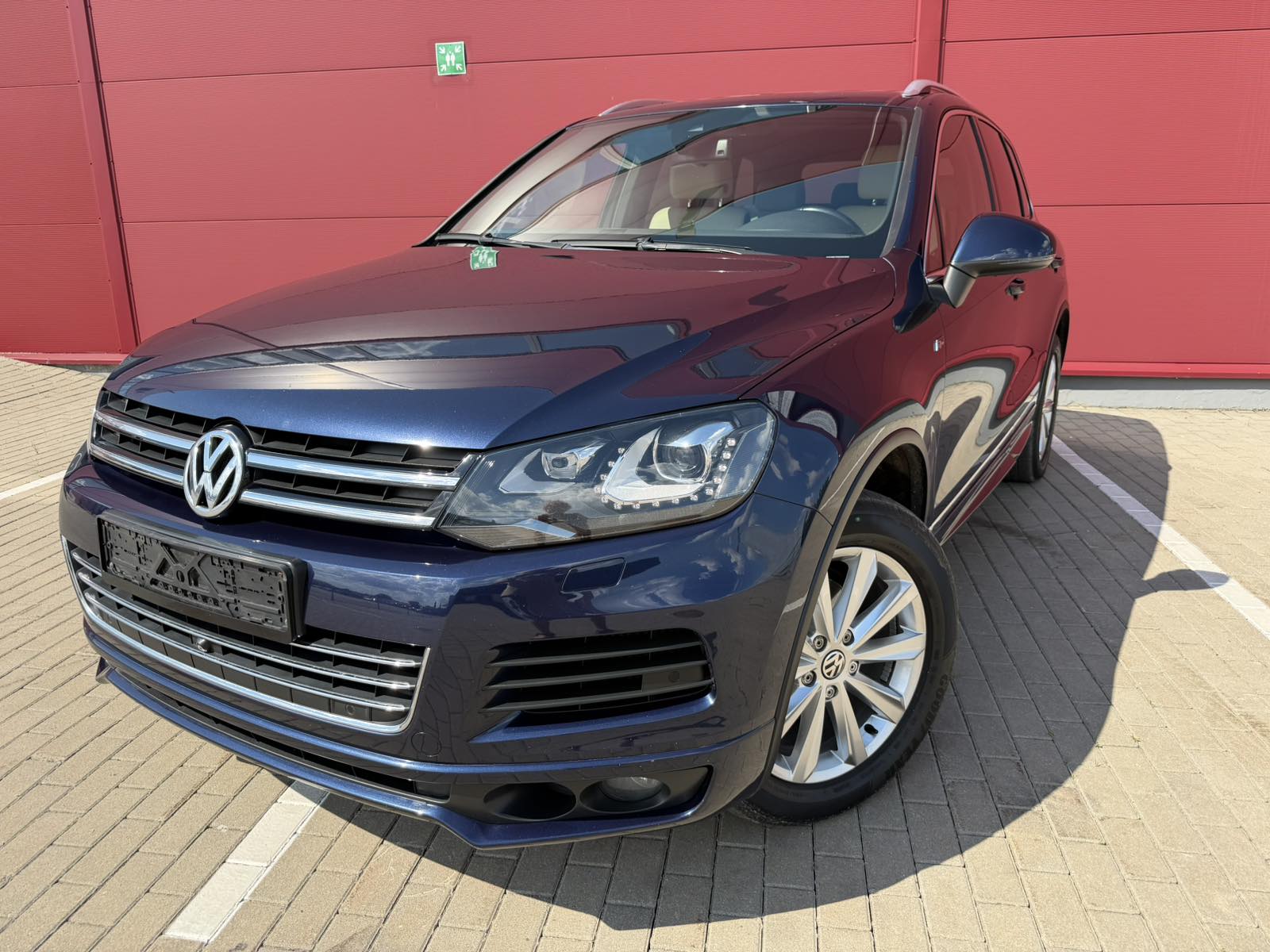 2014 VOLKSWAGEN TOUREG