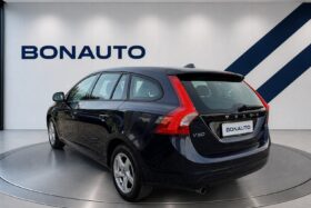 2015 VOLVO V60
