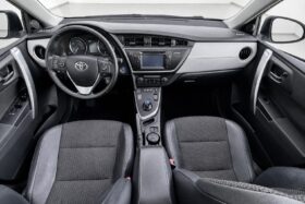 2015 TOYOTA AURIS